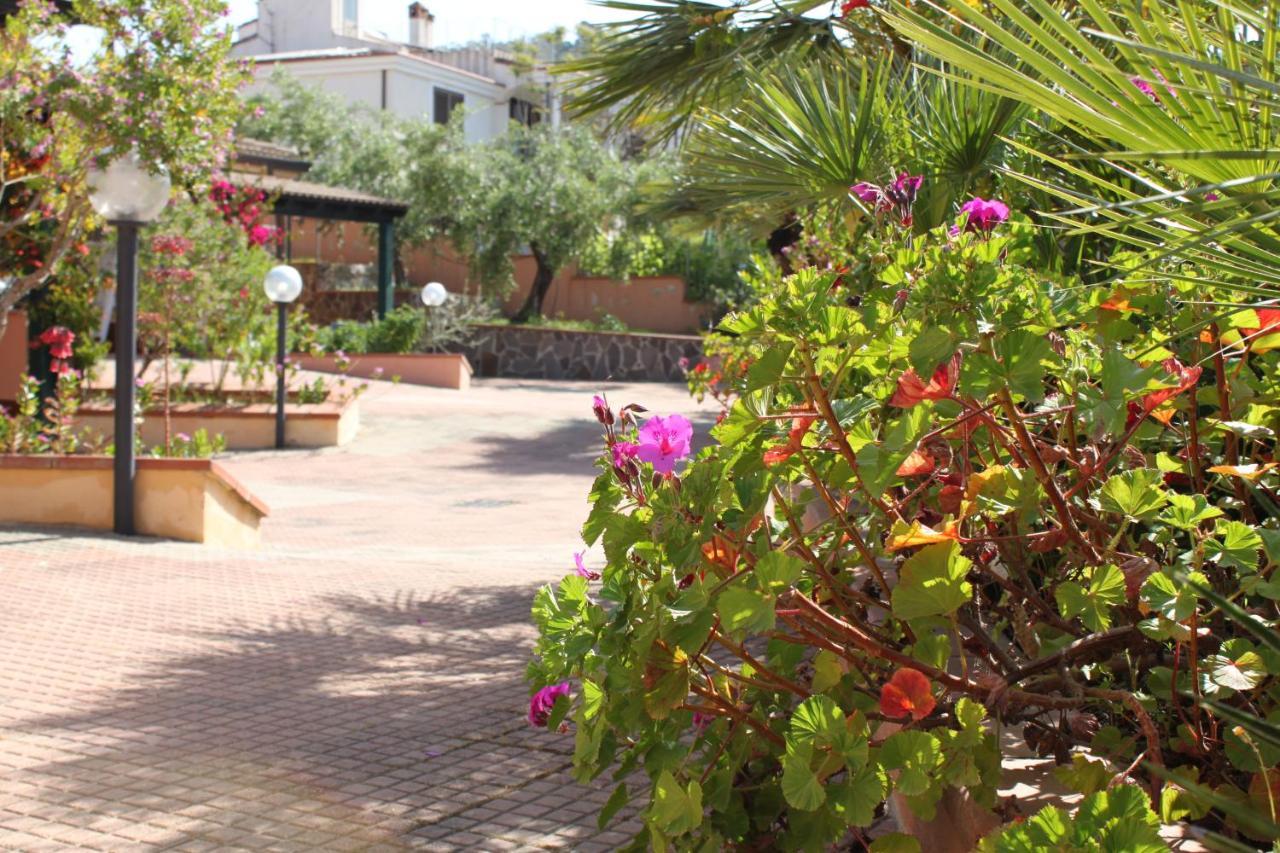 Arbatax Le Terrazze Sul Mare Aparthotel Luaran gambar