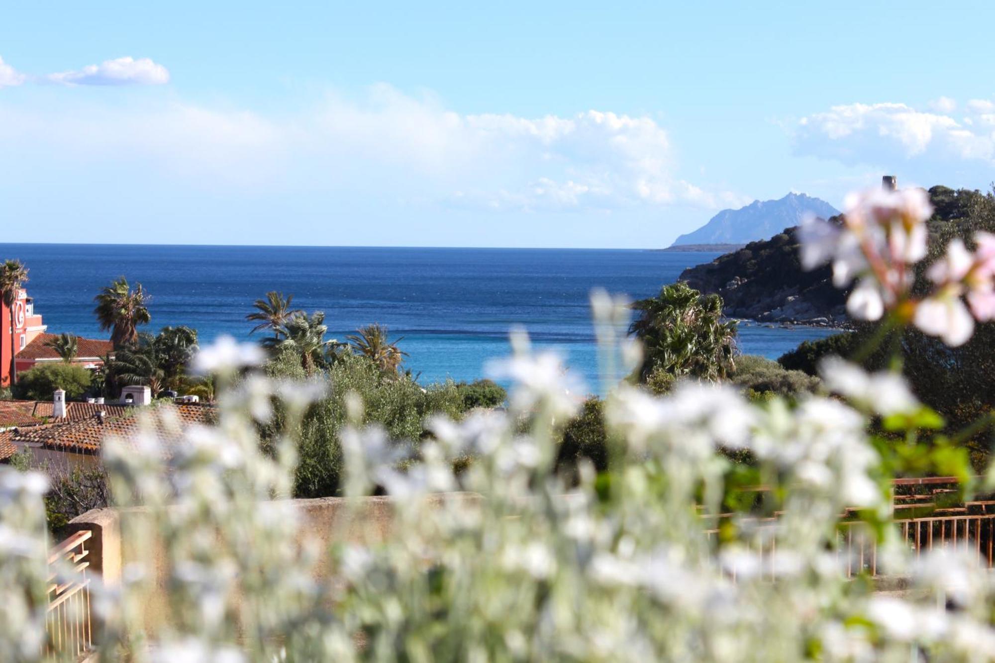Arbatax Le Terrazze Sul Mare Aparthotel Luaran gambar