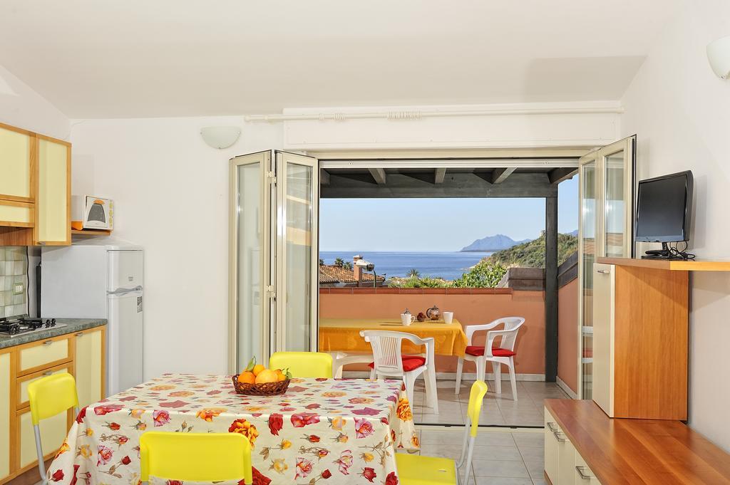 Arbatax Le Terrazze Sul Mare Aparthotel Bilik gambar